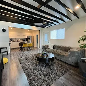 Memorable Renovated 1br Unit By The Pool , Los Angeles United States