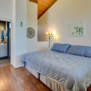 Top-floor Bay With Ocean Views! Apartment